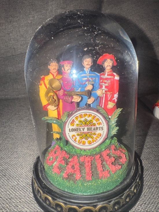 The Beatles Other - Vintage 1993 The Franklin Mint Beatles Sgt. Pepper Music Box / Dome